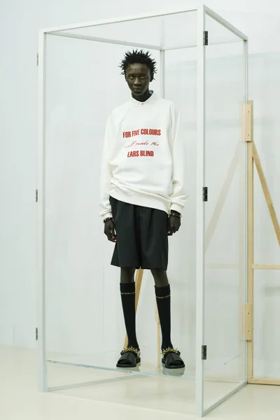 Look 9